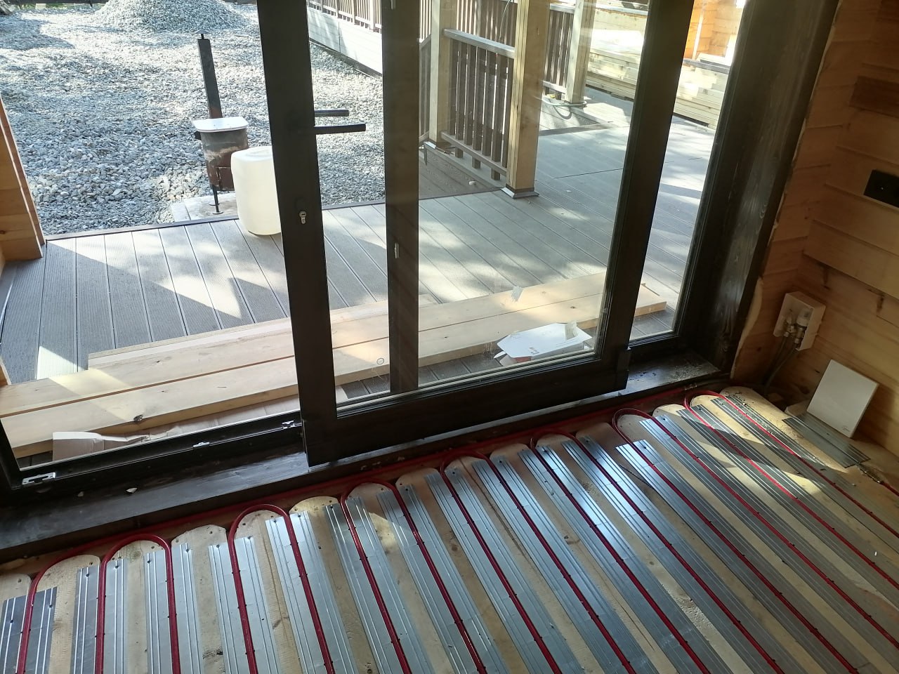 Панорамные окна в пол: какие подводные камни скрывает красота? Панорамные окна в пол: какие подводные камни скрывает красота?